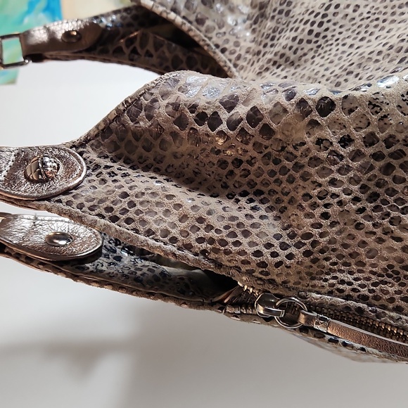 Elliott Lucca Python Grey metallic Hobo bag. - Picture 4 of 9